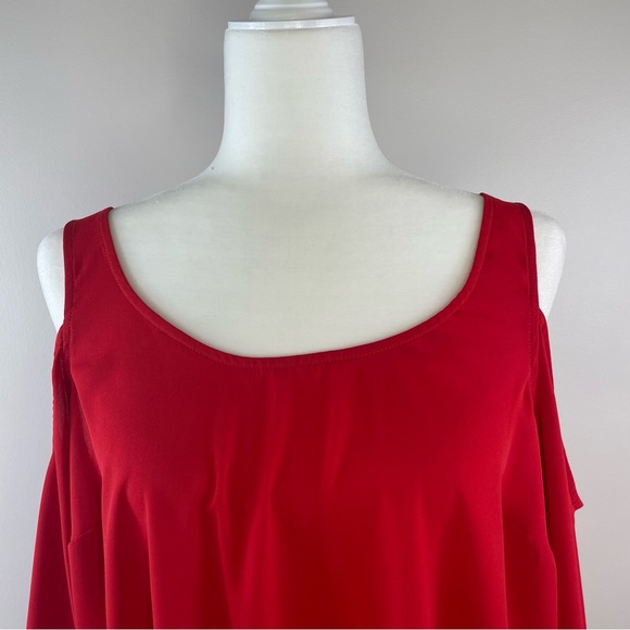 Torrid Georgette Cold Shoulder Top. SZ:00. Red. - Picture 3 of 12